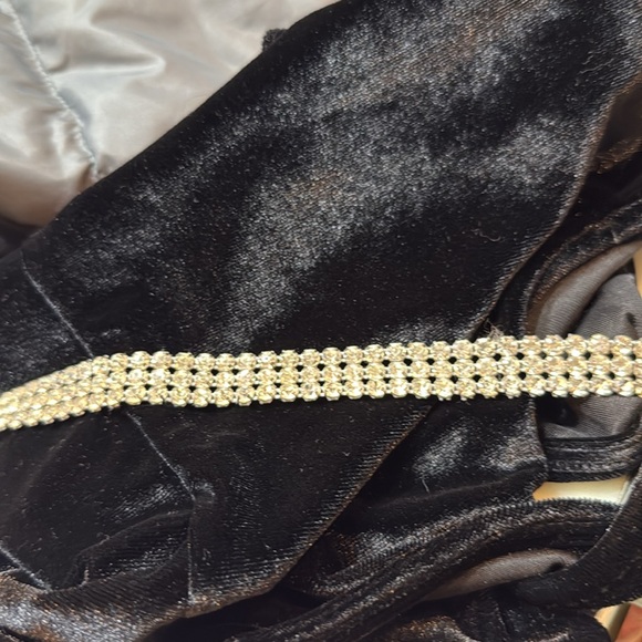 Elegant Black Velvet body suit Top with rhinestone straps size 8 - Picture 4 of 4